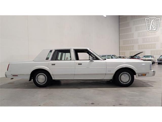 1988 Lincoln Town Car (CC-2083822) for sale in Caledonia, Wisconsin