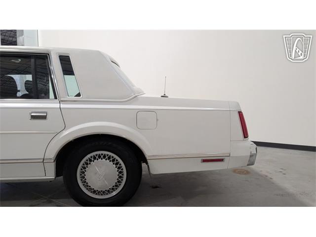 1988 Lincoln Town Car (CC-2083822) for sale in Caledonia, Wisconsin