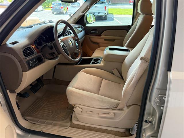 2011 Chevrolet Suburban (CC-2084032) for sale in Paris , Kentucky