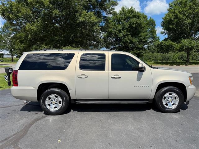 2011 Chevrolet Suburban (CC-2084032) for sale in Paris , Kentucky