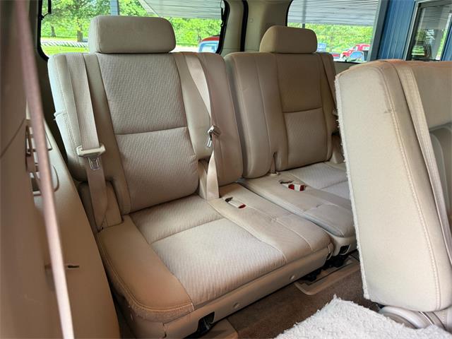2011 Chevrolet Suburban (CC-2084032) for sale in Paris , Kentucky