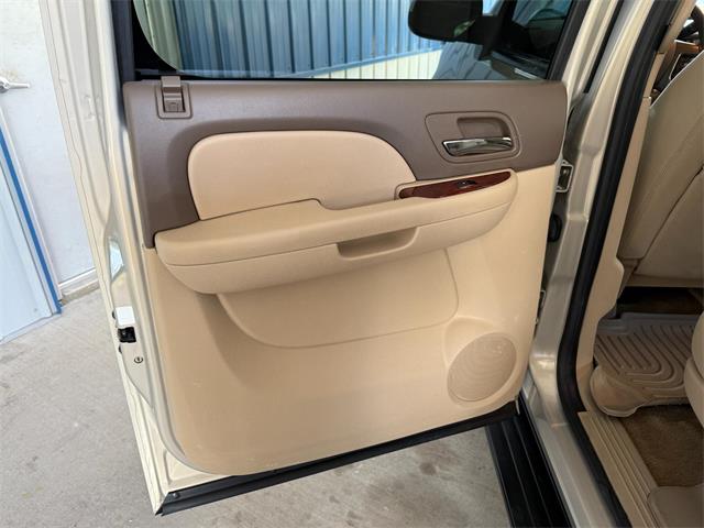 2011 Chevrolet Suburban (CC-2084032) for sale in Paris , Kentucky