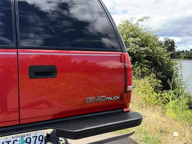 1997 GMC Suburban (CC-2084232) for sale in Gladstone, Oregon