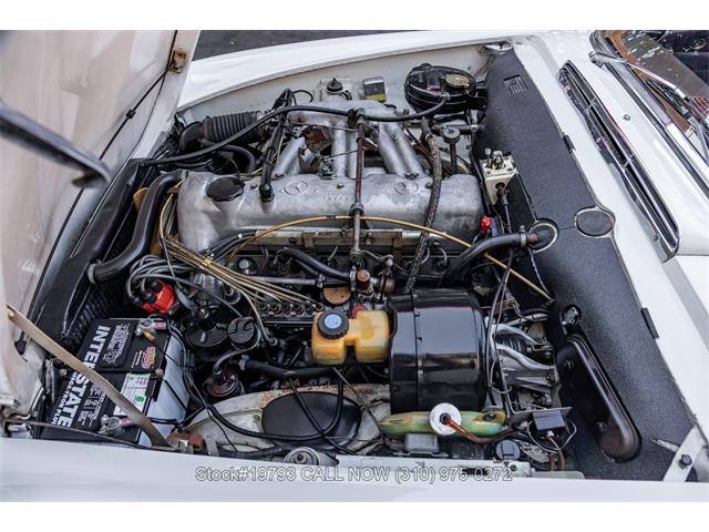 1966 Mercedes-Benz 230SL (CC-2080444) for sale in Beverly Hills, California
