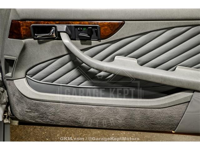 1991 Mercedes-Benz 560 (CC-2084761) for sale in Grand Rapids, Michigan