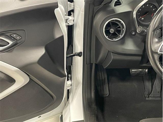 2019 Chevrolet Camaro (CC-2085409) for sale in Depew, New York