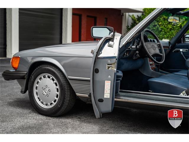 1988 Mercedes-Benz 560 (CC-2085505) for sale in Miami, Florida