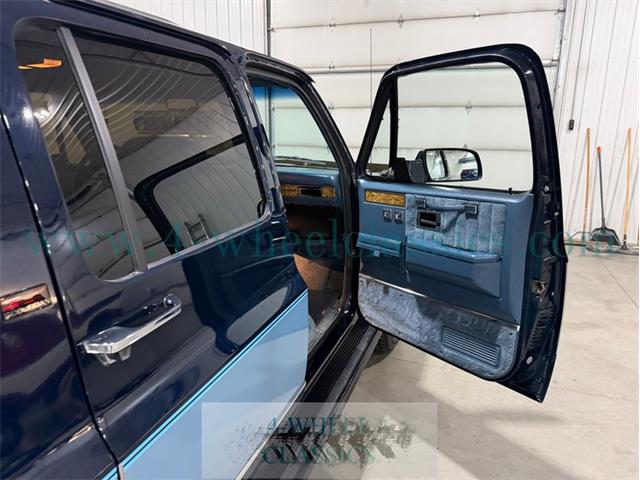 1990 GMC Suburban (CC-2085566) for sale in Holland , Michigan