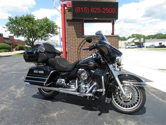 2010 Harley-Davidson FLHTCU (CC-2085576) for sale in Sterling, Illinois