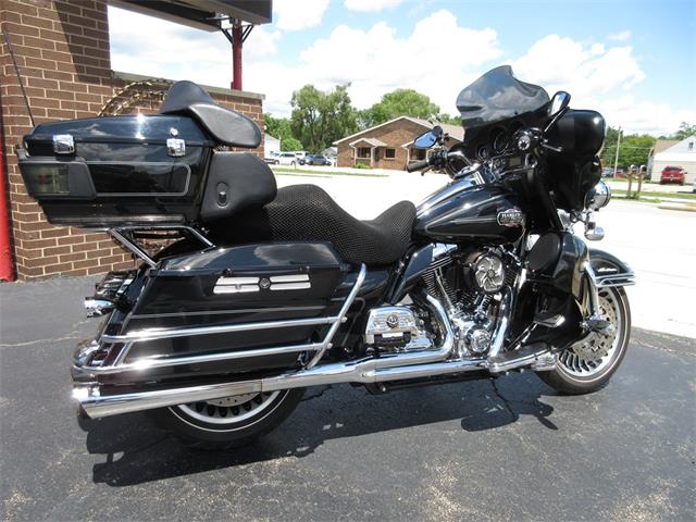 2010 Harley-Davidson FLHTCU (CC-2085576) for sale in Sterling, Illinois