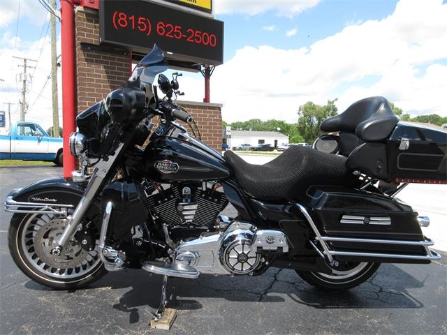 2010 Harley-Davidson FLHTCU (CC-2085576) for sale in Sterling, Illinois