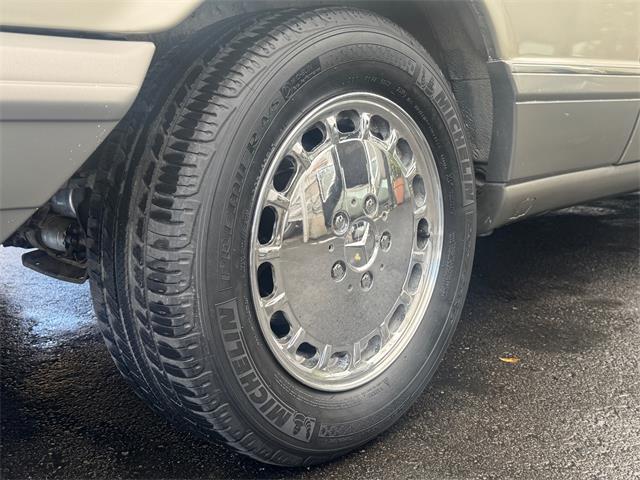 1988 Mercedes-Benz 560 (CC-2086294) for sale in Los Angeles, California