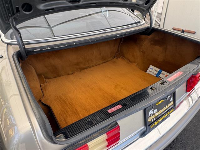 1988 Mercedes-Benz 560 (CC-2086294) for sale in Los Angeles, California