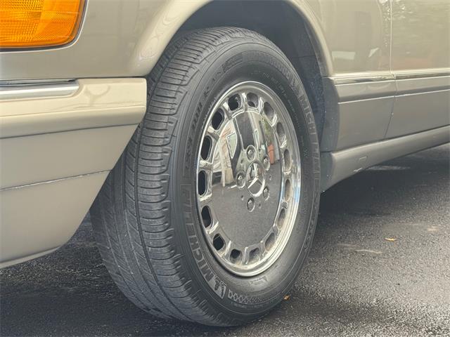 1988 Mercedes-Benz 560 (CC-2086294) for sale in Los Angeles, California
