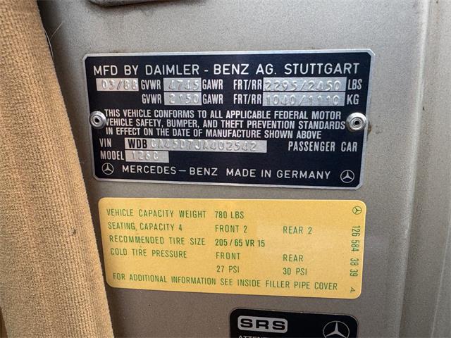 1988 Mercedes-Benz 560 (CC-2086294) for sale in Los Angeles, California