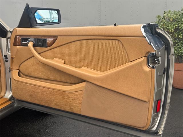 1988 Mercedes-Benz 560 (CC-2086294) for sale in Los Angeles, California