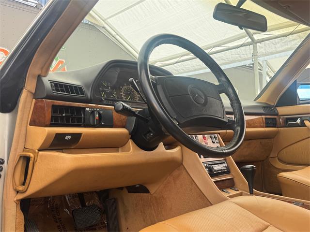 1988 Mercedes-Benz 560 (CC-2086294) for sale in Los Angeles, California