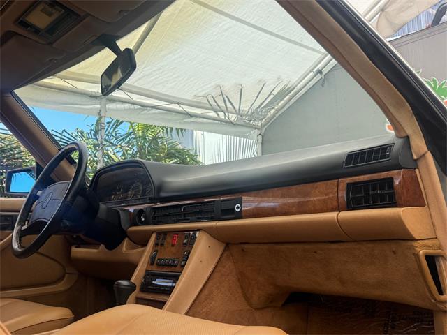 1988 Mercedes-Benz 560 (CC-2086294) for sale in Los Angeles, California