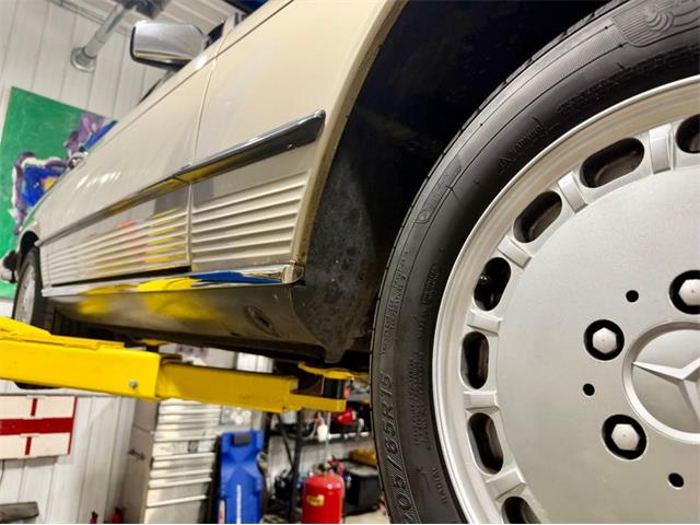 1988 Mercedes-Benz 560SL (CC-2086346) for sale in Saugatuck, Michigan