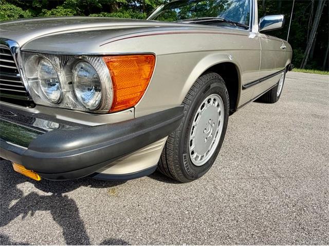1988 Mercedes-Benz 560SL (CC-2086346) for sale in Saugatuck, Michigan