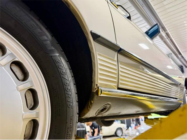 1988 Mercedes-Benz 560SL (CC-2086346) for sale in Saugatuck, Michigan