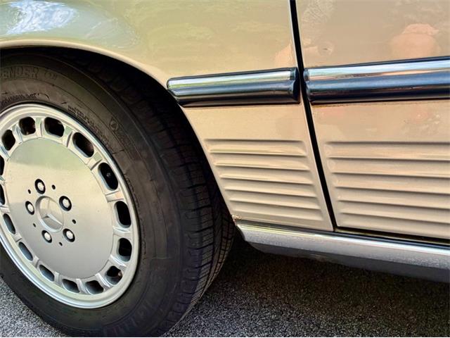 1988 Mercedes-Benz 560SL (CC-2086346) for sale in Saugatuck, Michigan