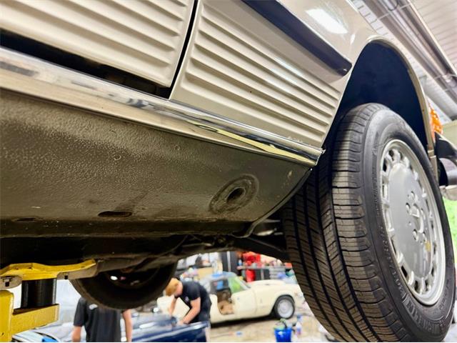 1988 Mercedes-Benz 560SL (CC-2086346) for sale in Saugatuck, Michigan