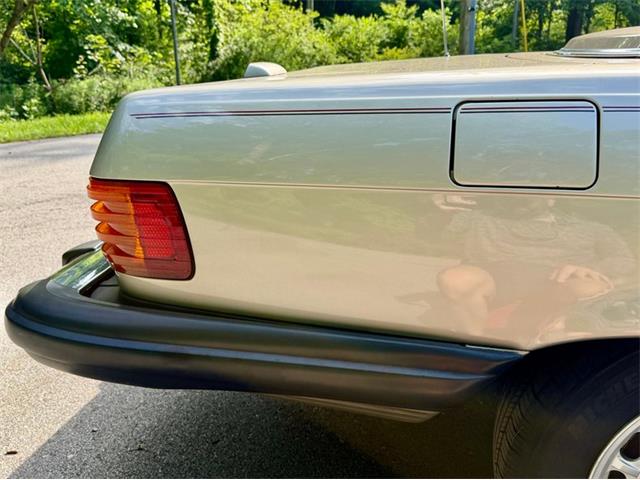1988 Mercedes-Benz 560SL (CC-2086346) for sale in Saugatuck, Michigan