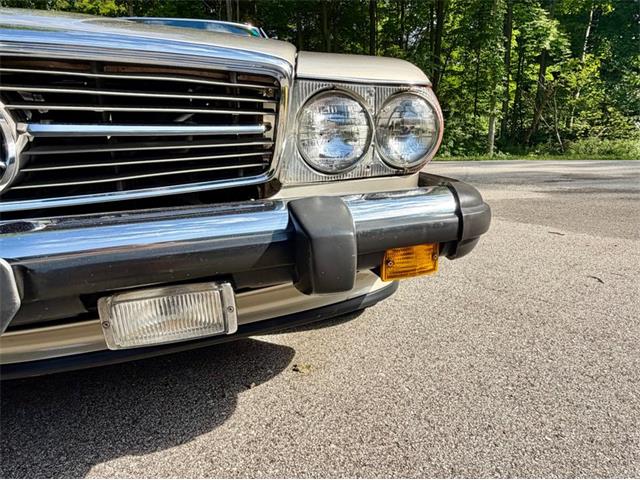 1988 Mercedes-Benz 560SL (CC-2086346) for sale in Saugatuck, Michigan