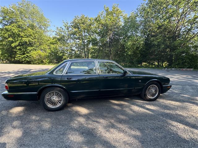 1998 Jaguar XJ8 (CC-2086367) for sale in Mill Hall, Pennsylvania
