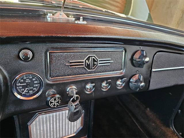 1965 MG MGB (CC-2086614) for sale in Woodland Hills, California