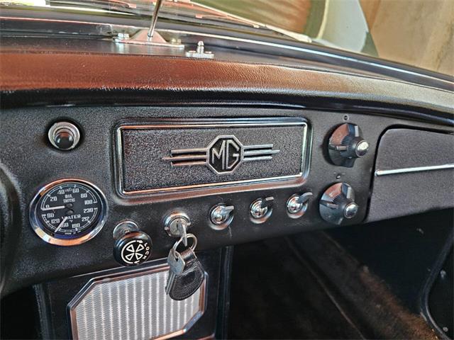 1965 MG MGB (CC-2086614) for sale in Woodland Hills, California