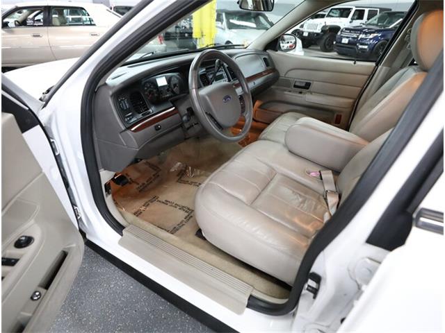 2011 Ford Crown Victoria (CC-2086626) for sale in Addison, Illinois