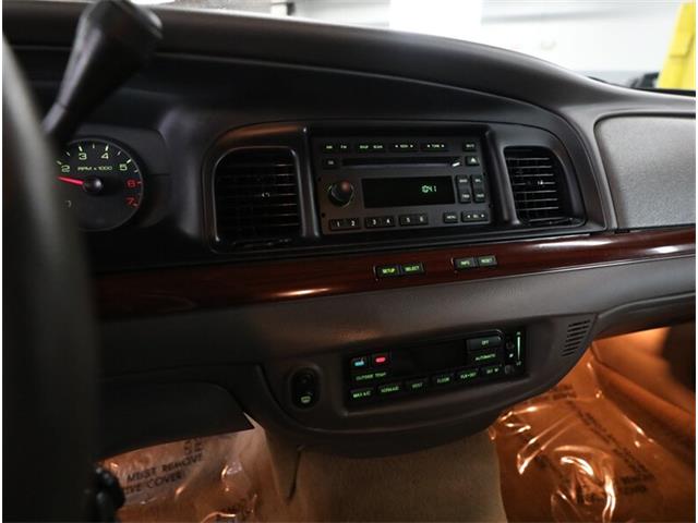 2011 Ford Crown Victoria (CC-2086626) for sale in Addison, Illinois