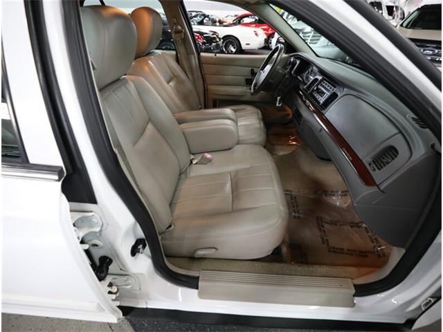 2011 Ford Crown Victoria (CC-2086626) for sale in Addison, Illinois