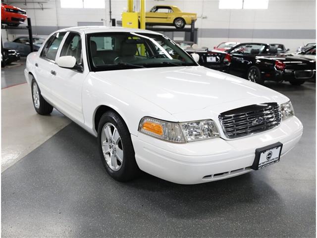 2011 Ford Crown Victoria (CC-2086626) for sale in Addison, Illinois