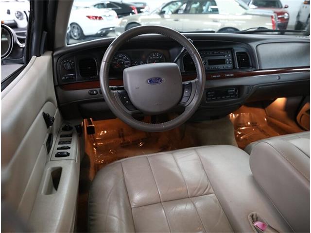 2011 Ford Crown Victoria (CC-2086626) for sale in Addison, Illinois
