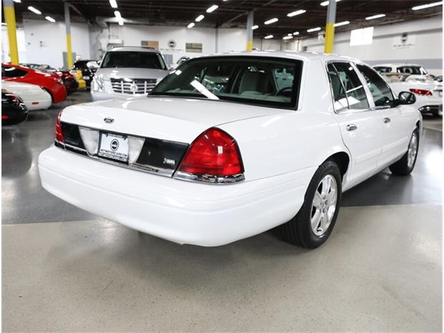 2011 Ford Crown Victoria (CC-2086626) for sale in Addison, Illinois