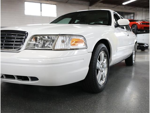 2011 Ford Crown Victoria (CC-2086626) for sale in Addison, Illinois