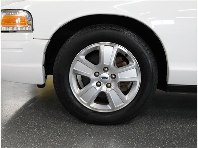 2011 Ford Crown Victoria (CC-2086626) for sale in Addison, Illinois