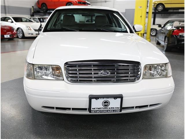 2011 Ford Crown Victoria (CC-2086626) for sale in Addison, Illinois