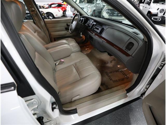 2011 Ford Crown Victoria (CC-2086626) for sale in Addison, Illinois