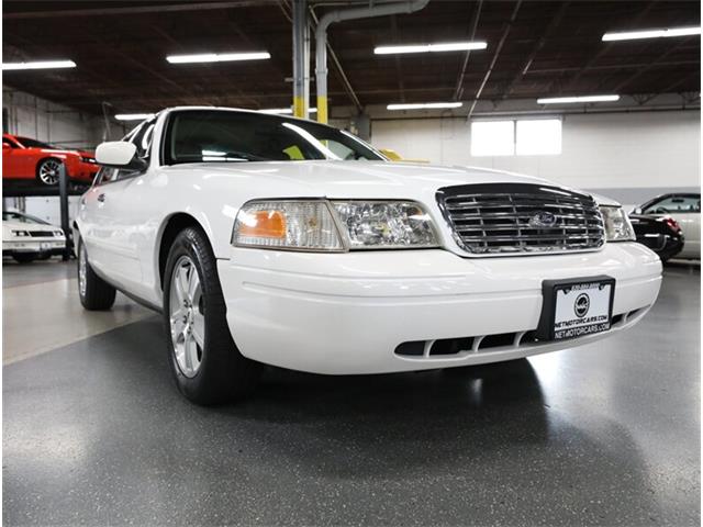 2011 Ford Crown Victoria (CC-2086626) for sale in Addison, Illinois
