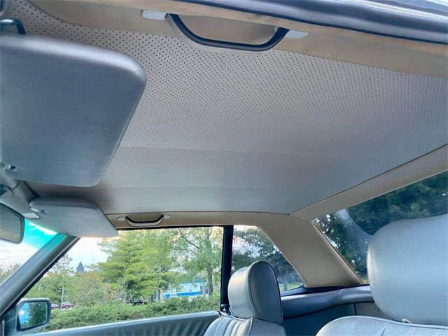 1988 Mercedes-Benz 560 (CC-2086675) for sale in Arlington Heights, Illinois