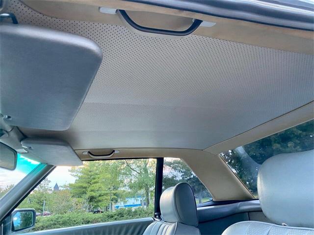 1988 Mercedes-Benz 560 (CC-2086675) for sale in Arlington Heights, Illinois
