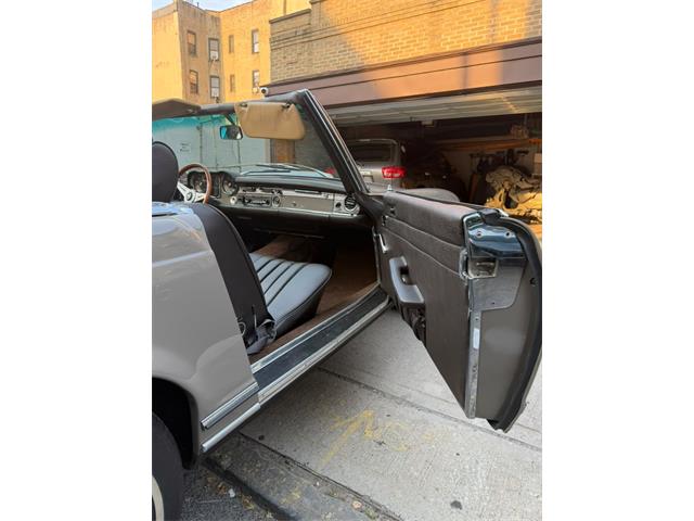1969 Mercedes-Benz 280 SL Pagoda (CC-2087145) for sale in BROOKLYN, New York