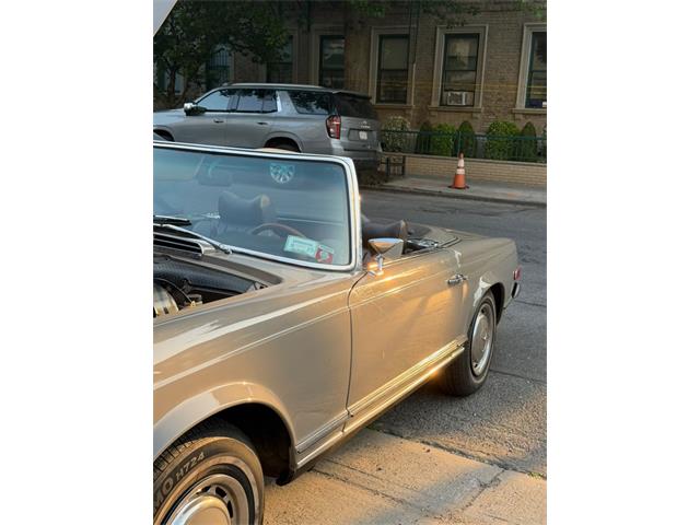 1969 Mercedes-Benz 280 SL Pagoda (CC-2087145) for sale in BROOKLYN, New York