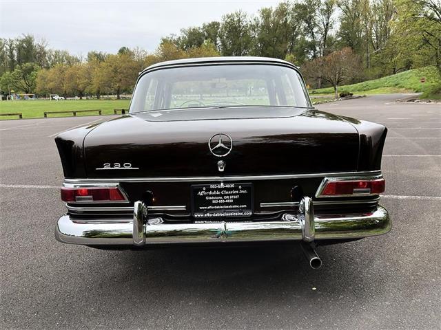 1968 Mercedes-Benz 230 (CC-2087364) for sale in Gladstone, Oregon