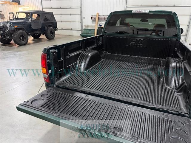 2001 GMC Sierra 1500 (CC-2087424) for sale in Holland , Michigan