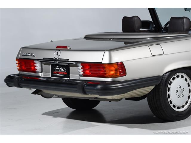 1988 Mercedes-Benz 560 (CC-2080076) for sale in Farmingdale, New York
